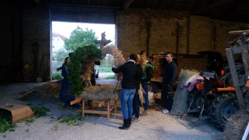 Erntedankkrone flechten